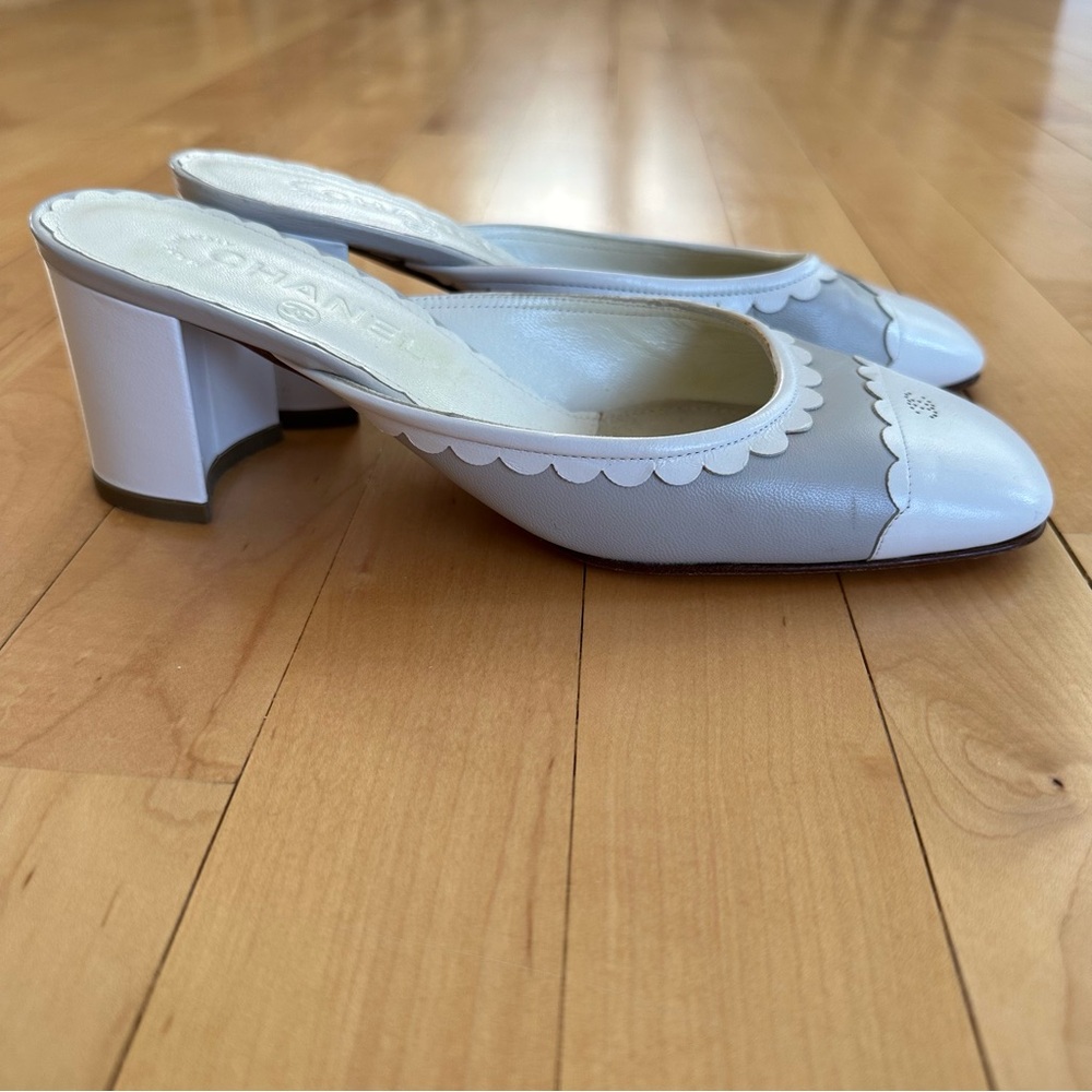 CHANEL Women's Cream and Gray Mules - Picture 4 of 16